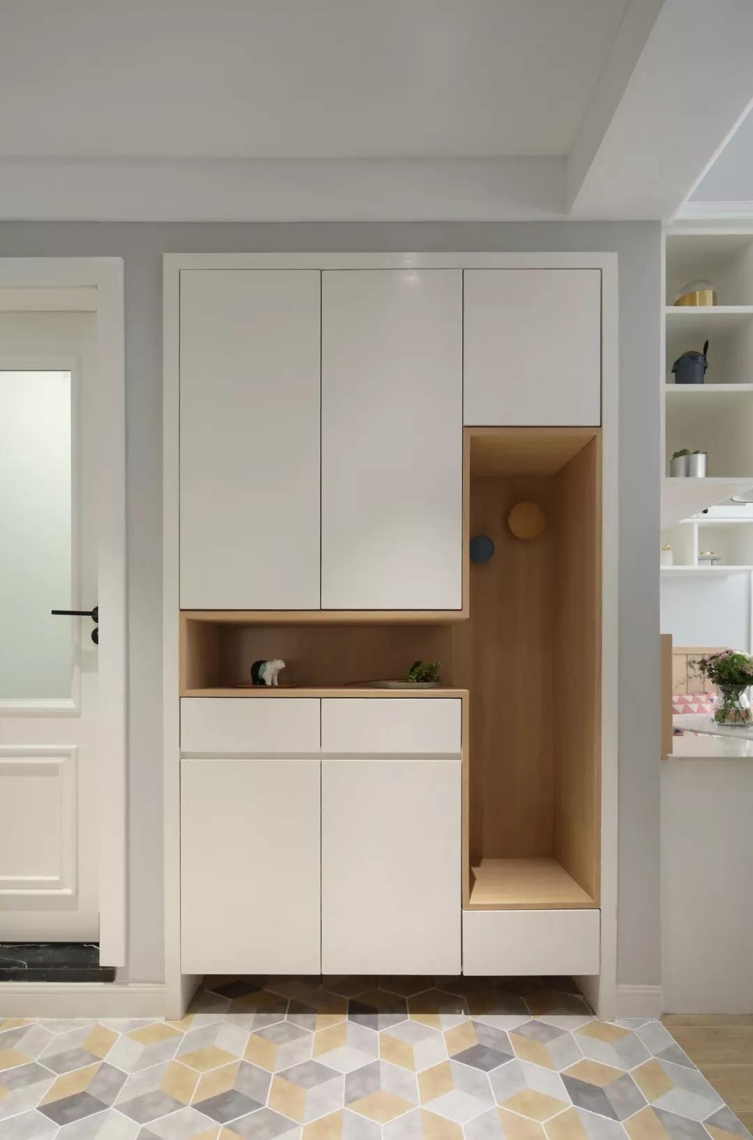 shoe cabinet